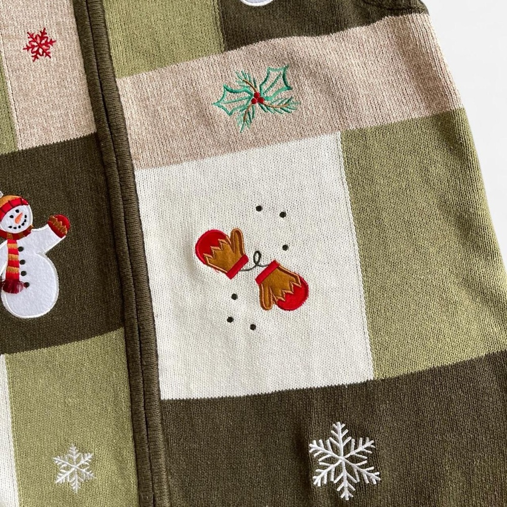 CJ Banks Green & Tan Tone Knit Embroidered Christmas Winter Snowman Sweater Vest - Picture 4 of 8